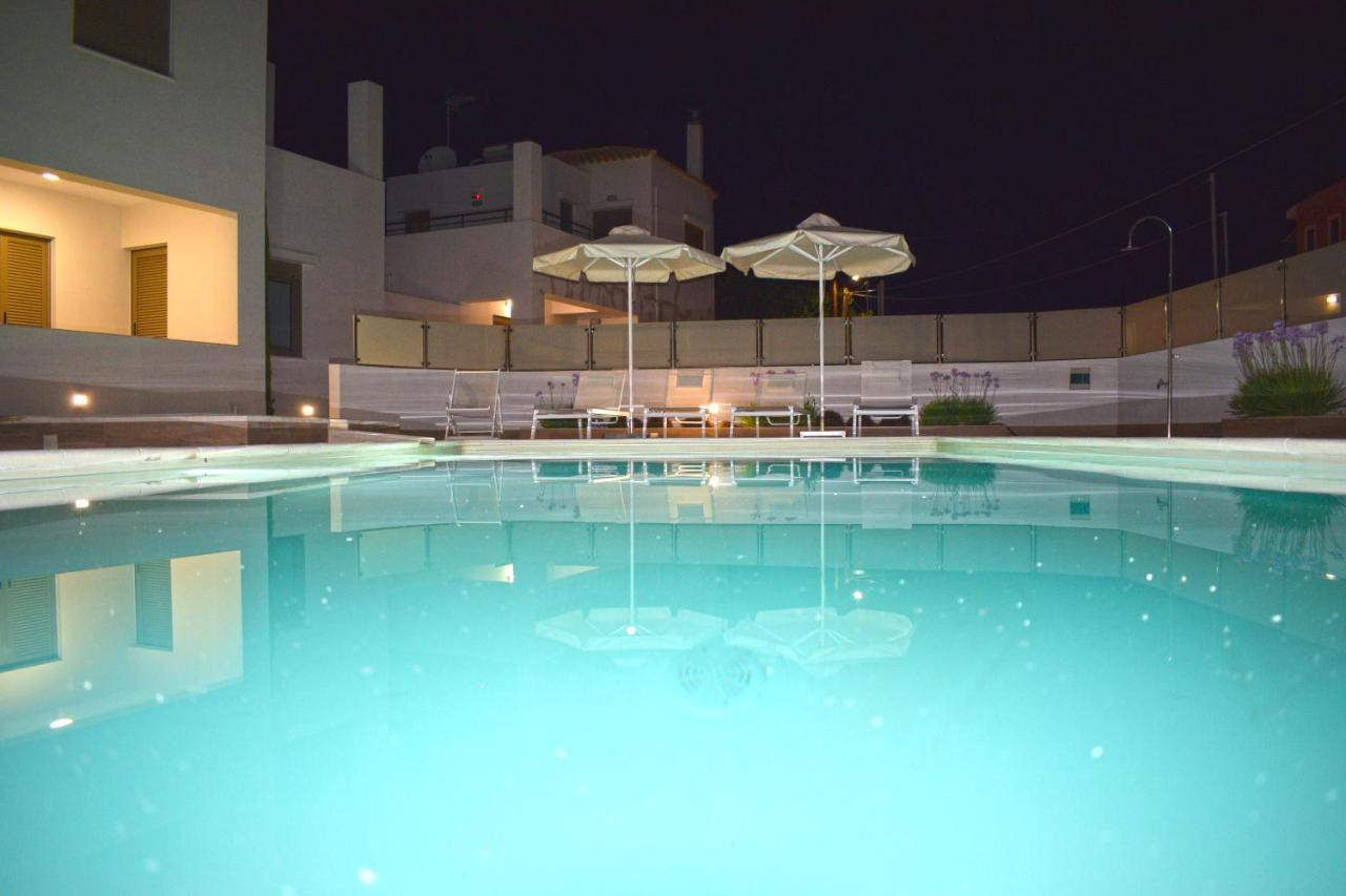 Stalós Four Seasons Homes מראה חיצוני תמונה