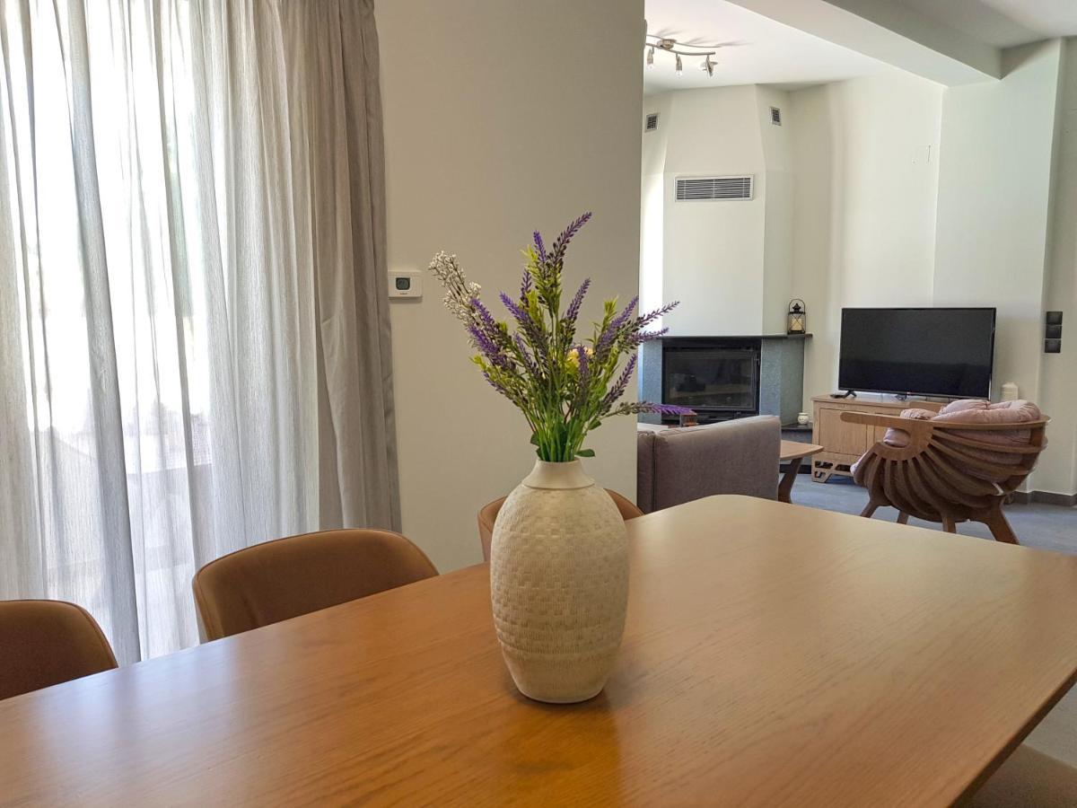 Stalós Four Seasons Homes מראה חיצוני תמונה