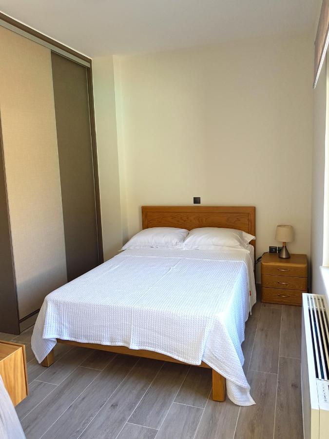 Stalós Four Seasons Homes מראה חיצוני תמונה