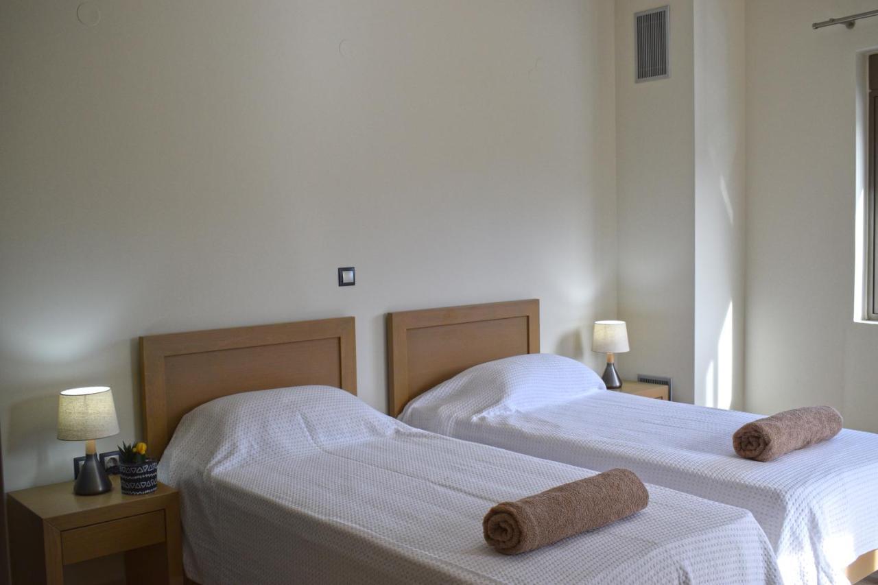 Stalós Four Seasons Homes מראה חיצוני תמונה