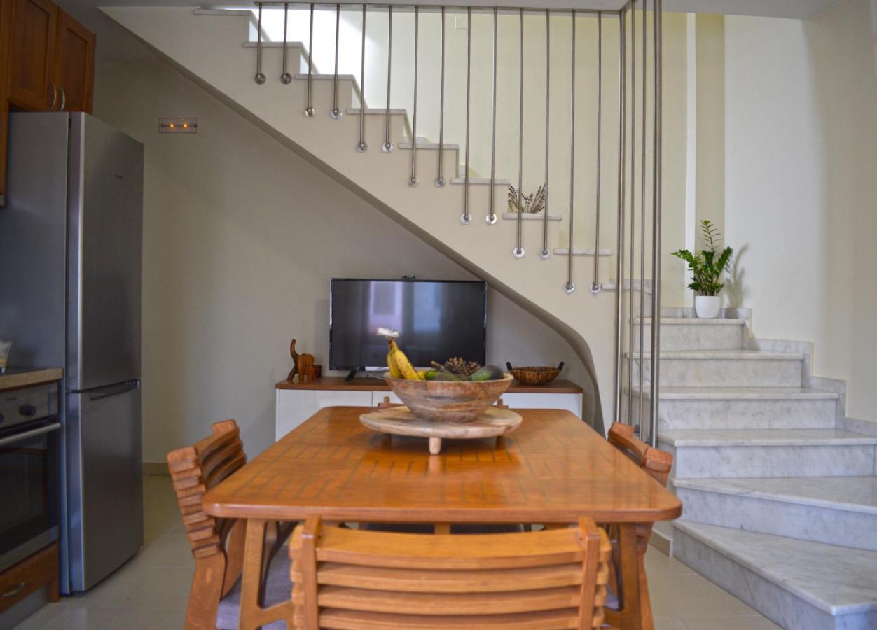 Stalós Four Seasons Homes מראה חיצוני תמונה