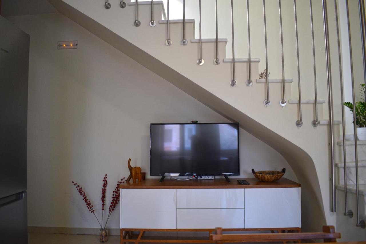 Stalós Four Seasons Homes מראה חיצוני תמונה