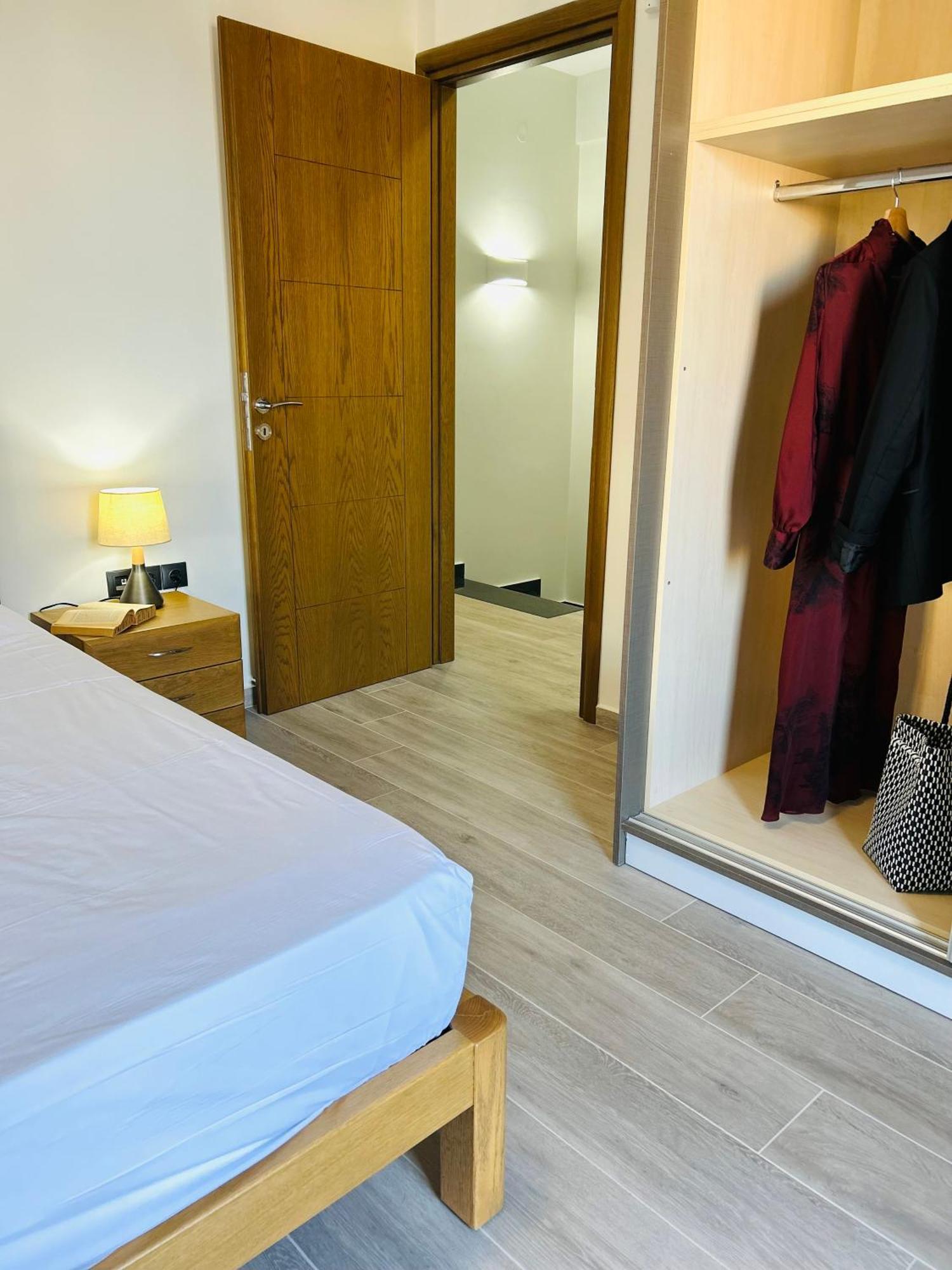 Stalós Four Seasons Homes מראה חיצוני תמונה