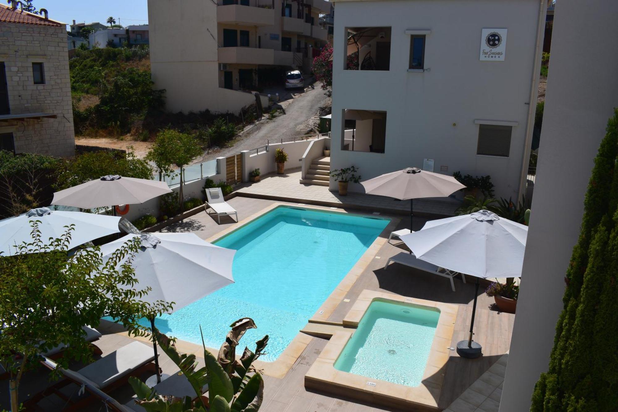 Stalós Four Seasons Homes מראה חיצוני תמונה